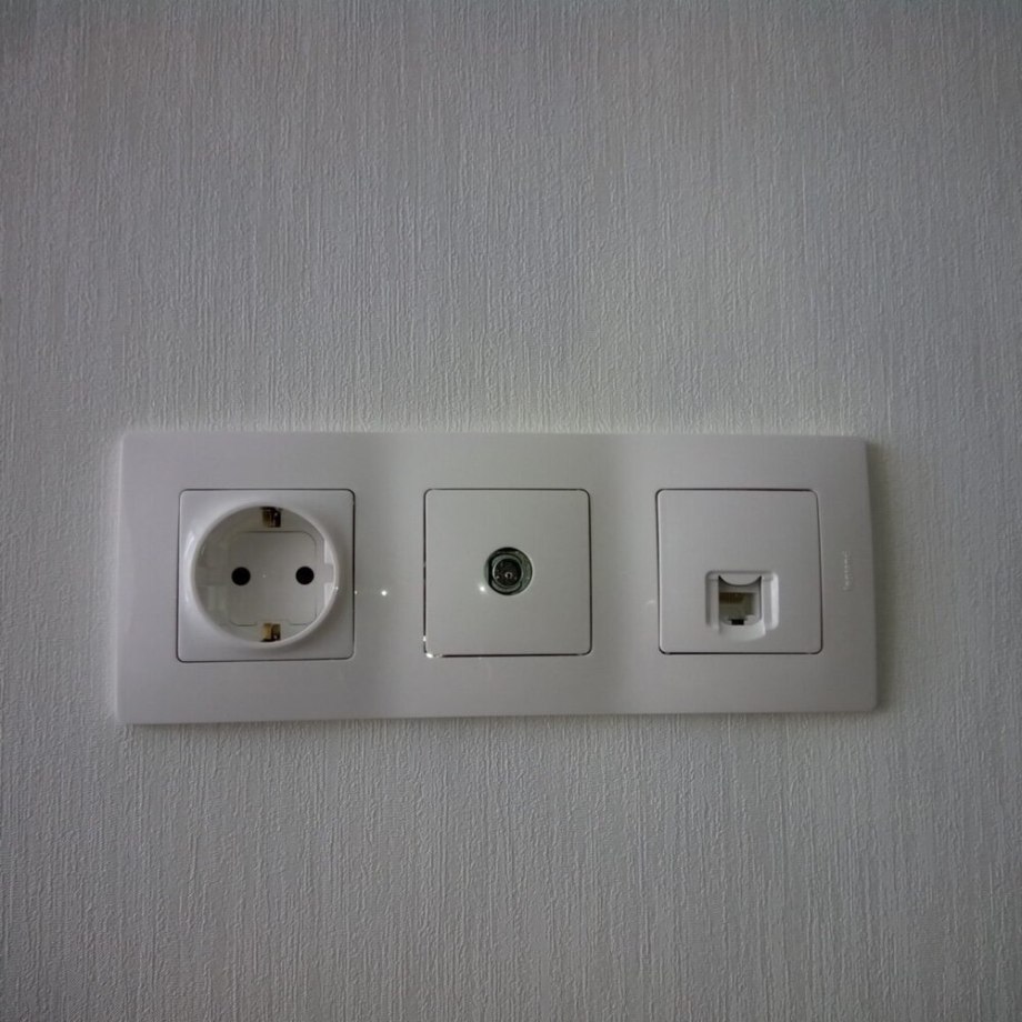Розетка Legrand Etika
