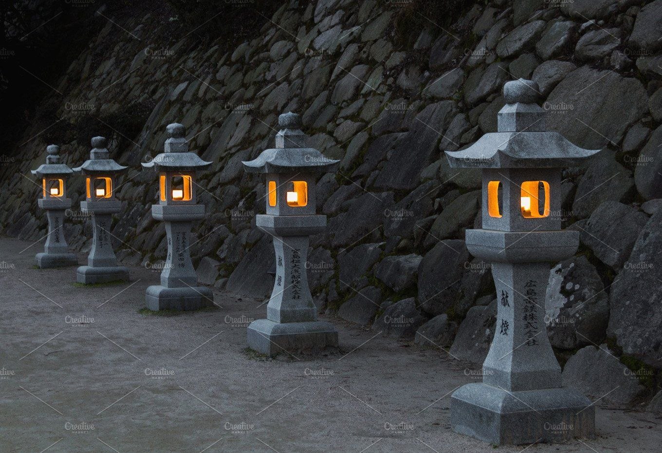 Японский садовый фонарь. Японский фонарь Касуга-Торо. Фонарь Юкими Торо. Ямадоро Торо фонарь. Торо японский каменный фонарь.
