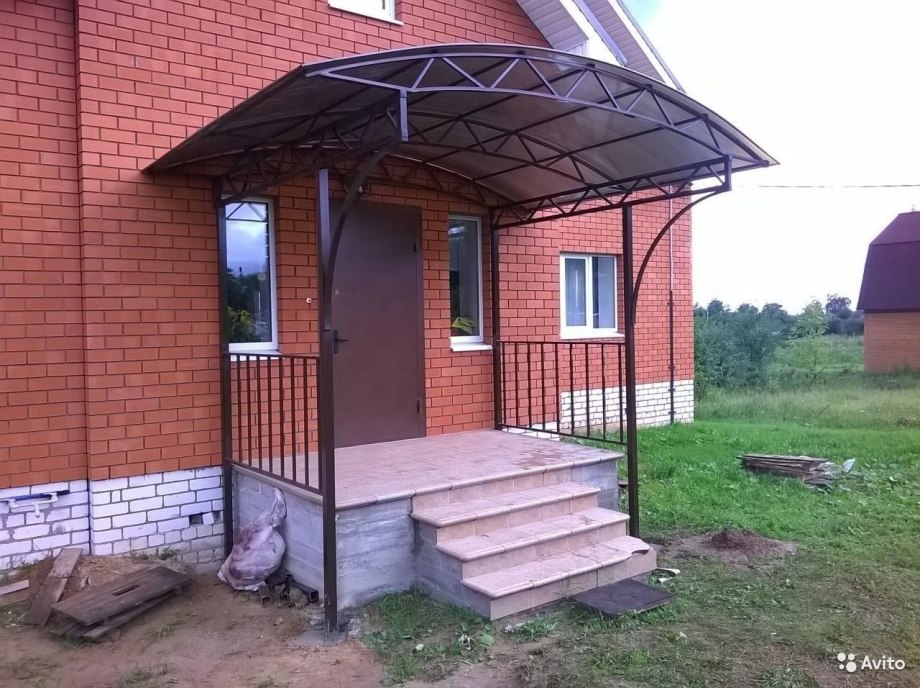 Козырек для крыльца