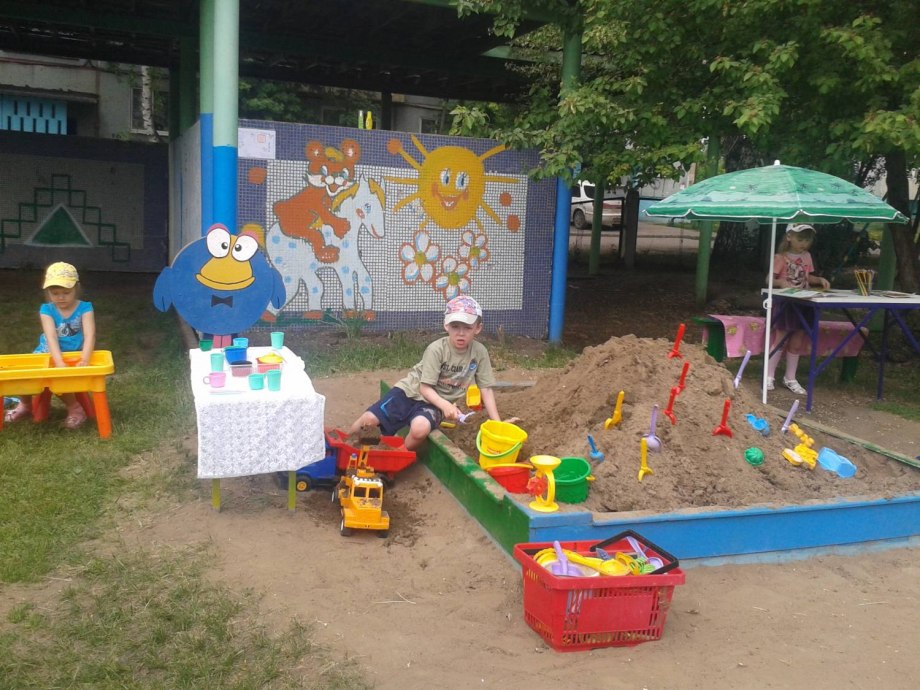 Паровозик для детской площадки
