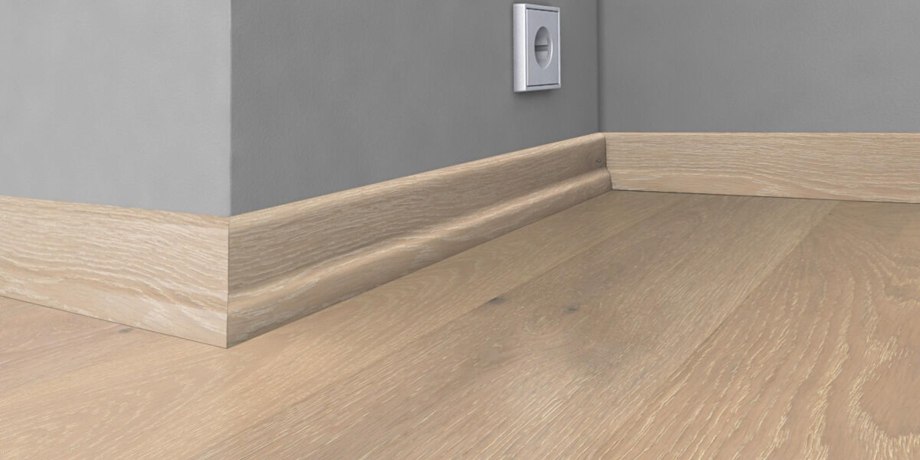 Плинтус Sport Skirting Oak 84x27x2350