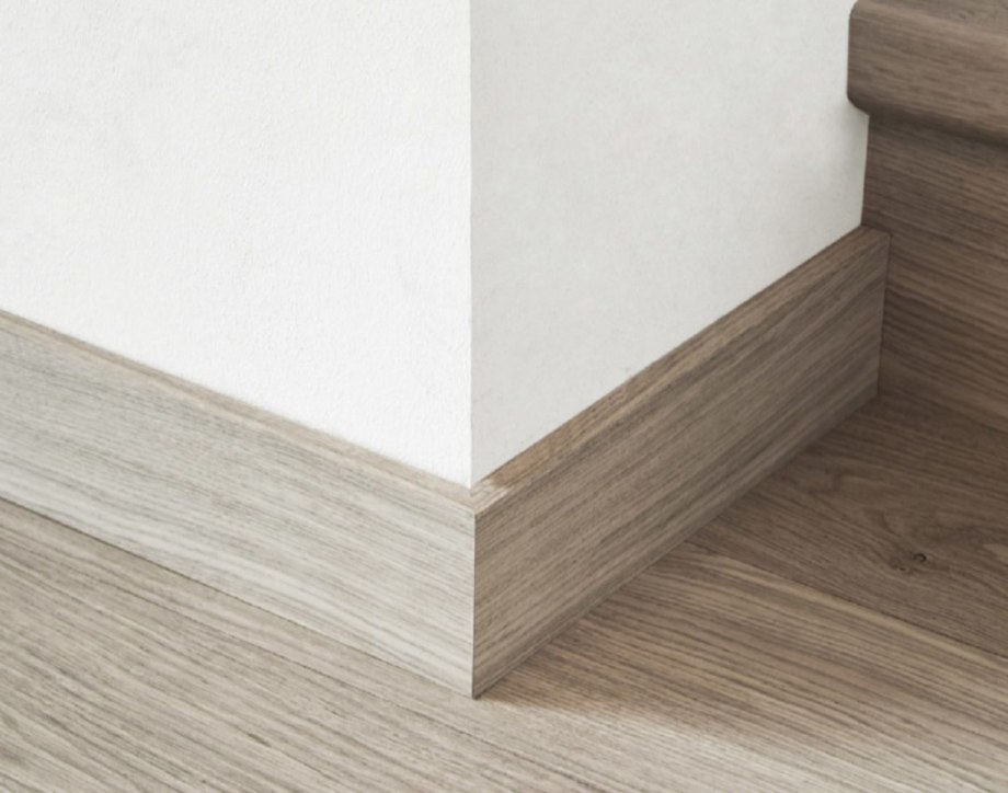 Плинтус Floor plinth MDF (белый под покраску) 1118