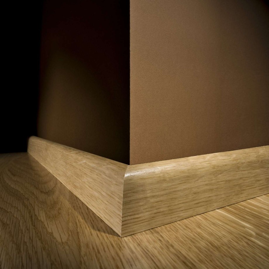 Плинтус 5818 Ash Veneered Skirting