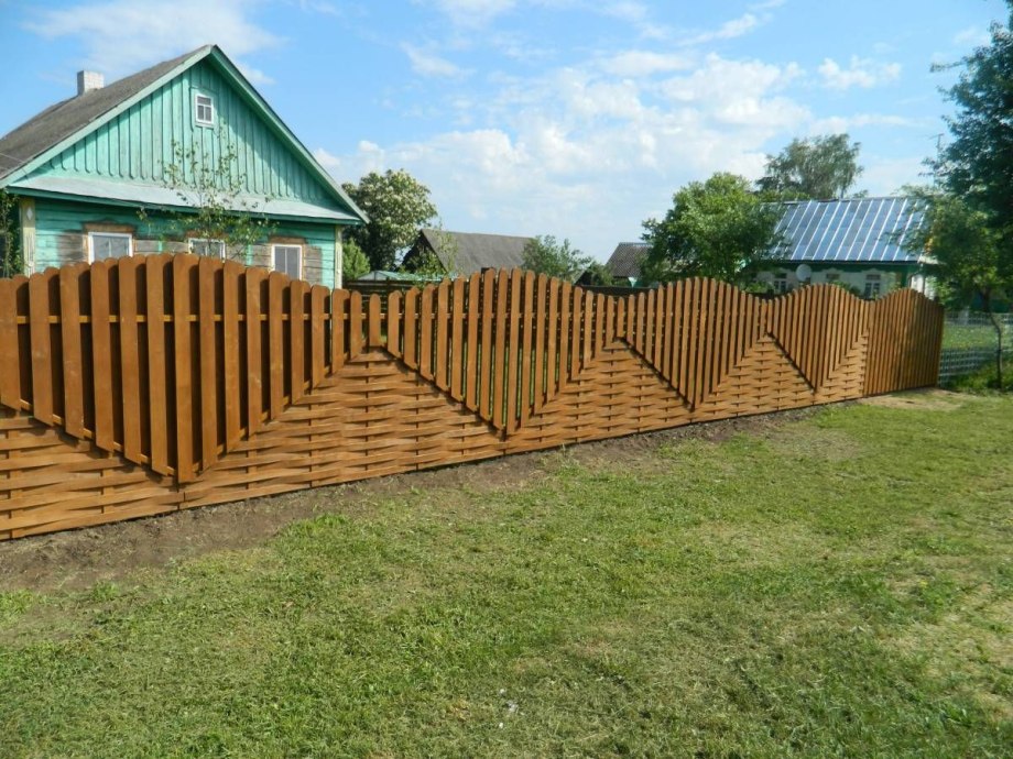 Красивые заборы из дерева
