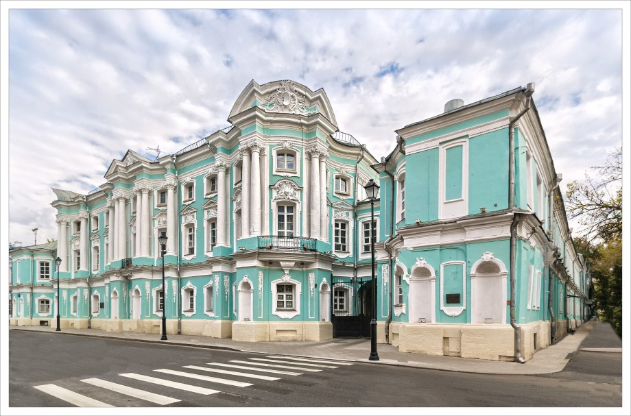 Апраксинский дворец в Москве