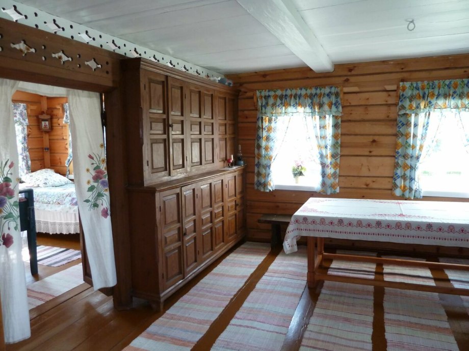Старинная русская изба изнутри