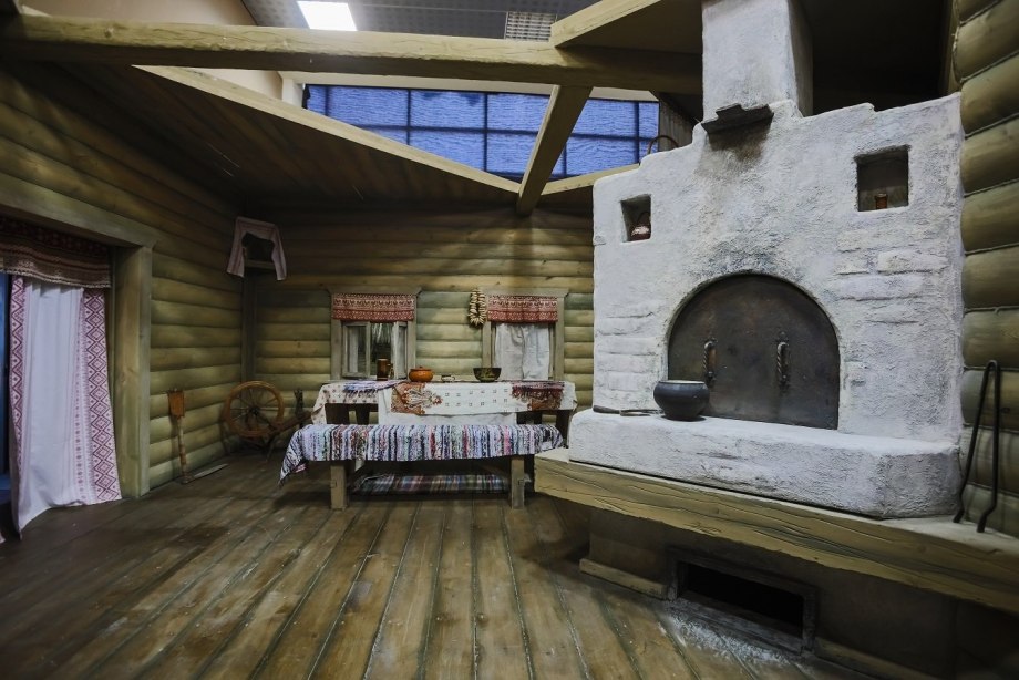 Русская изба внутри с печкой