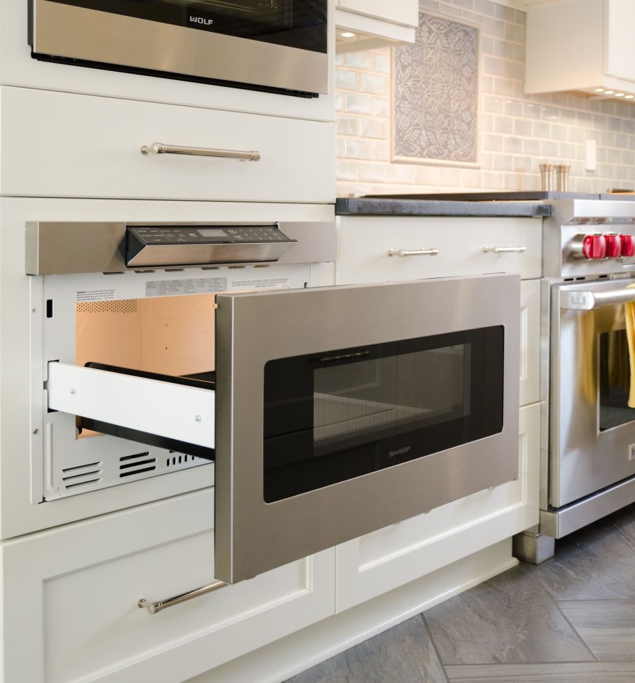 Духовой шкаф Gorenje с микроволновкой