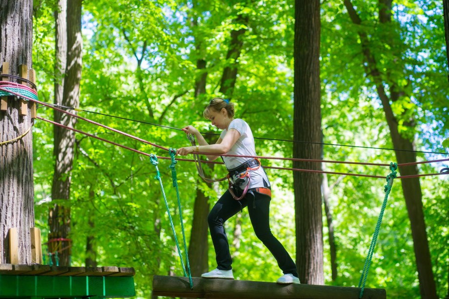 Деревянная спортивная площадка