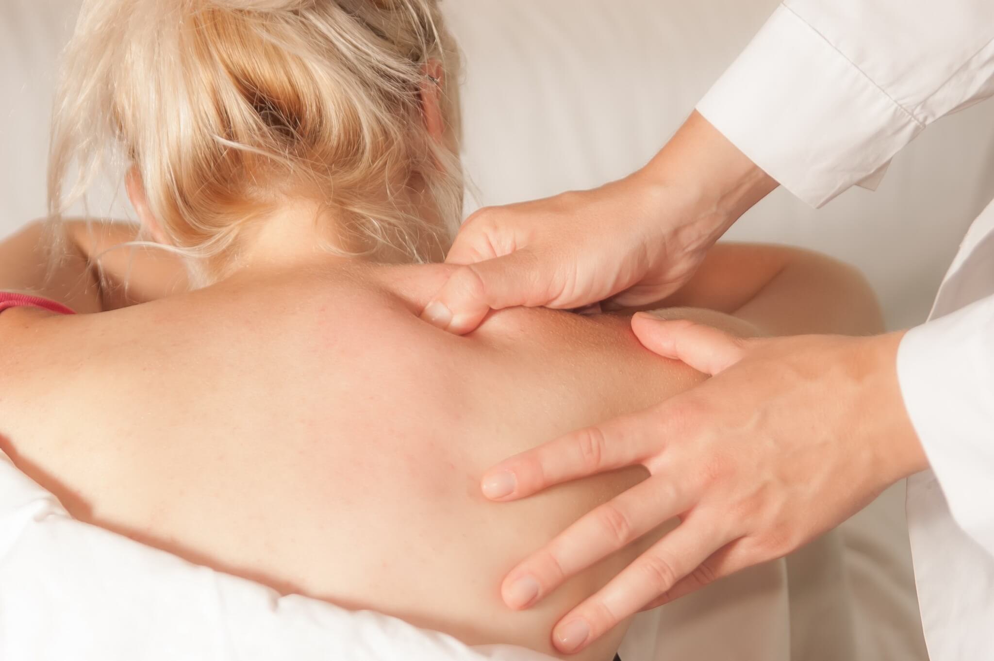 Massage most. Мануальная терапия триггерные точки. Сегментарный массаж шейно-грудного отдела позвоночника. Точечный массаж. Точечный лечебный массаж.