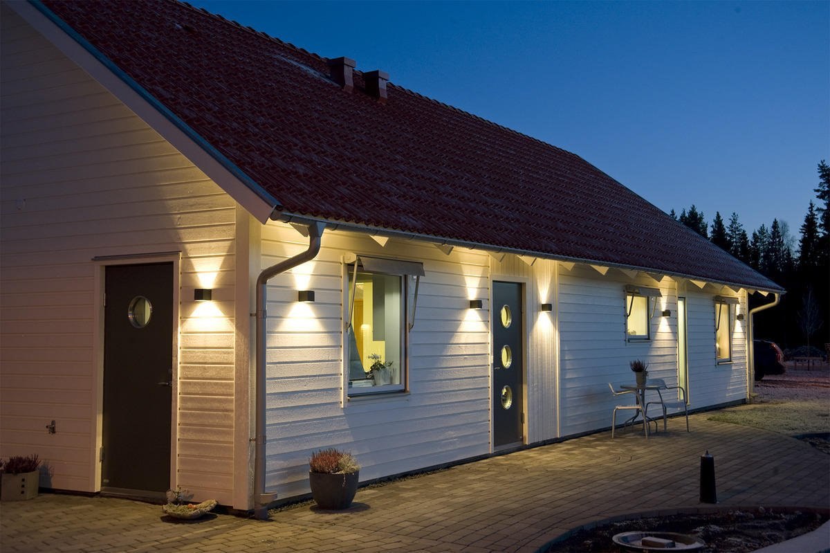 подсветка деревянных домов фото
