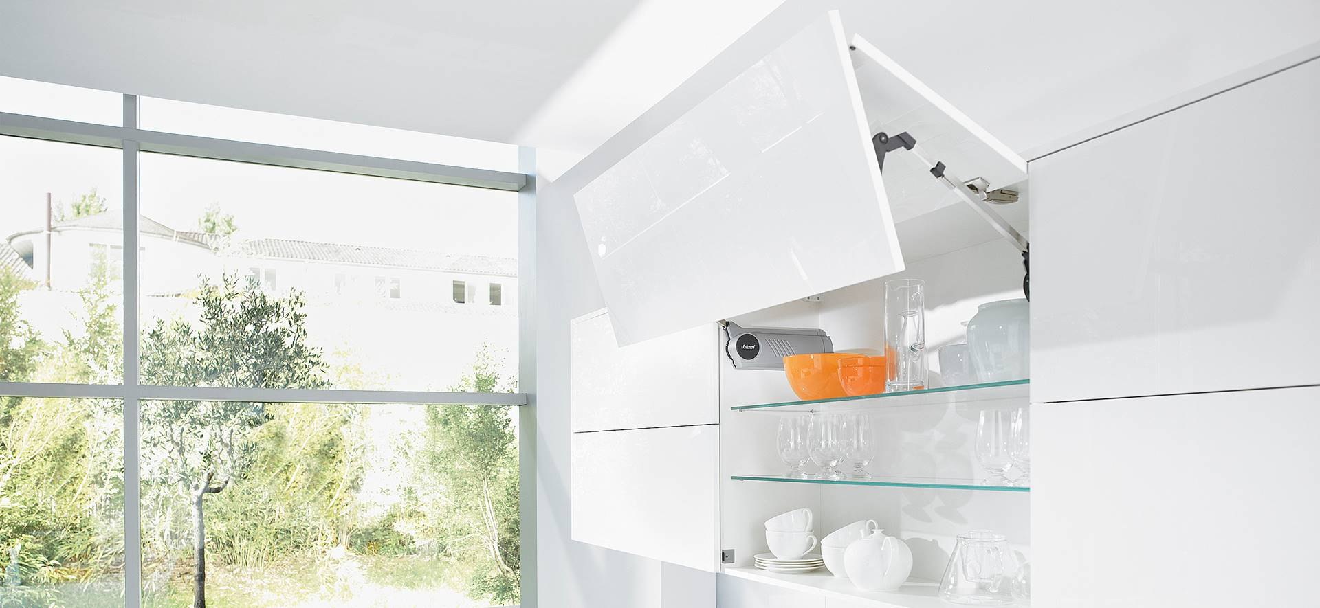 Системы открывания кухонных шкафов без ручек