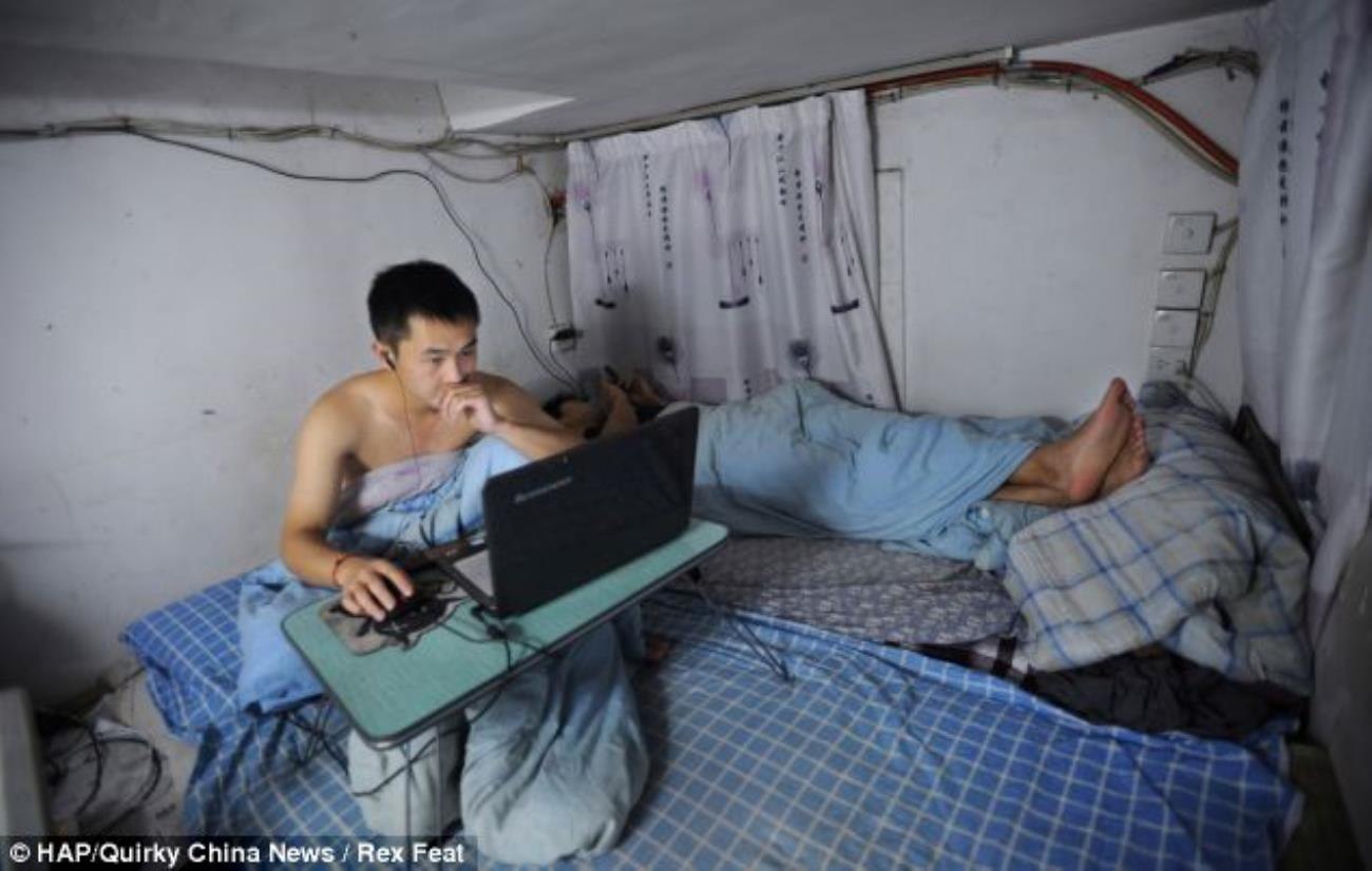 Живу в плохих условиях. Маленькие квартиры в Китае. Квартиры китайцев. Маленькие комнаты в Китае.