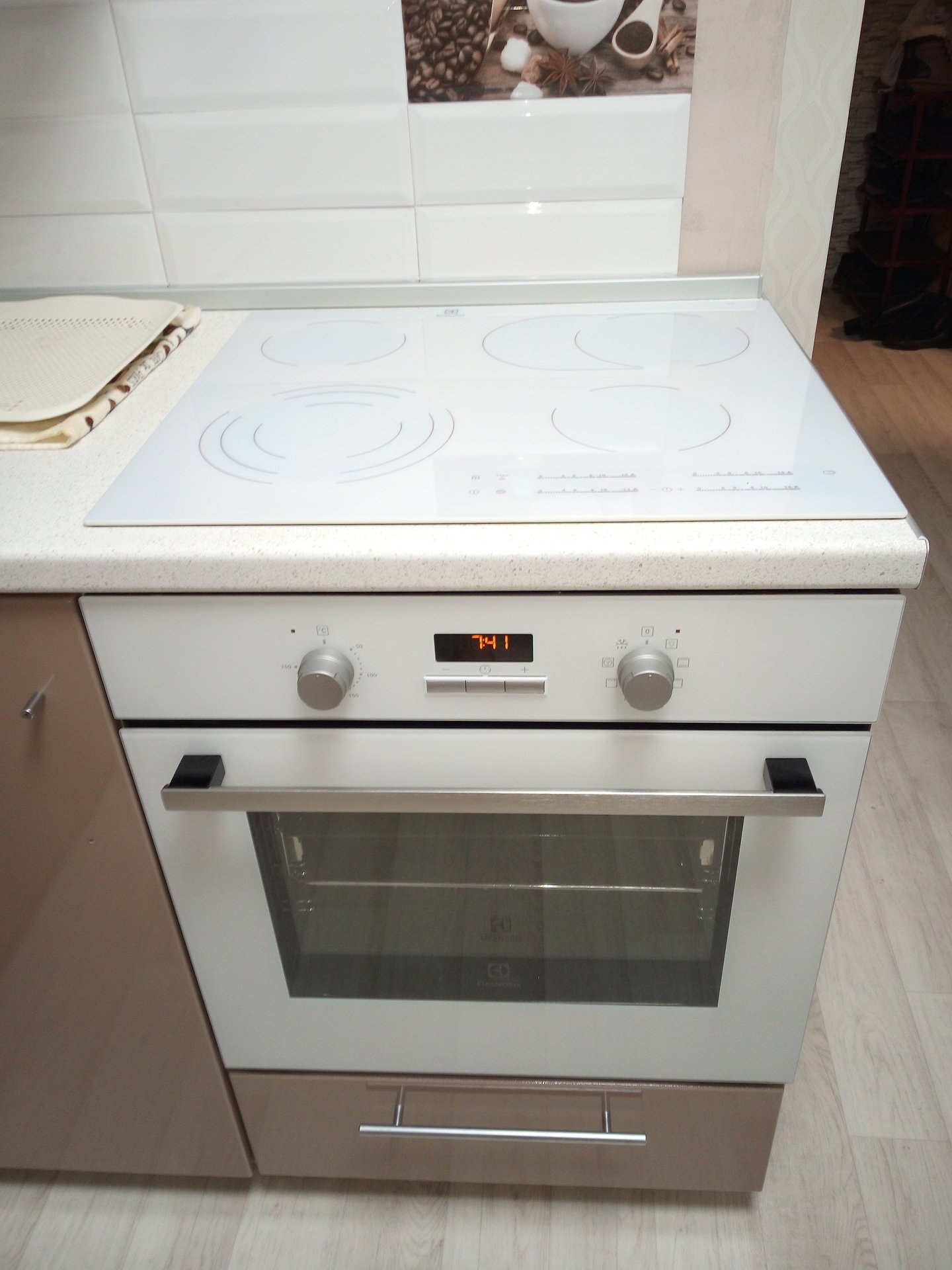 Духовой шкаф Electrolux ezb55420aw