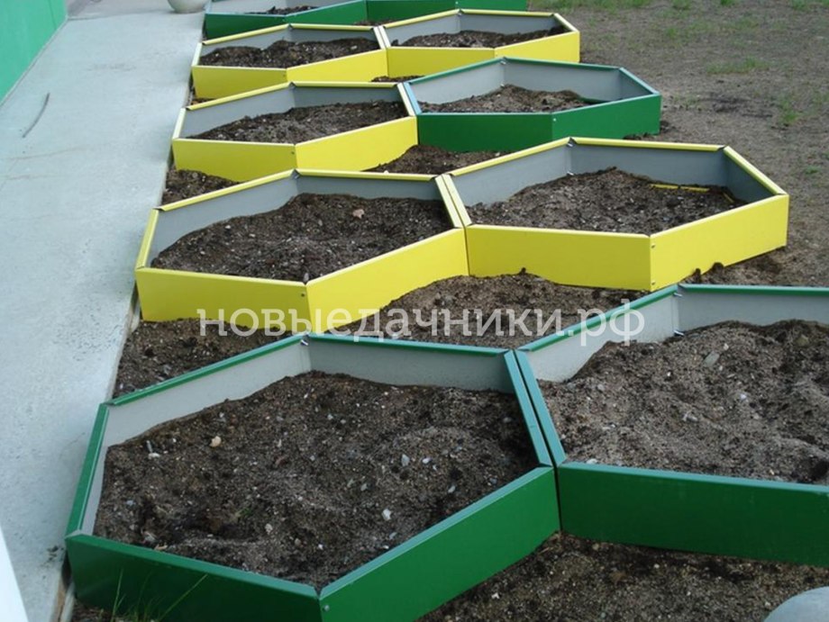 Клумба трехъярусная Альпийская горка