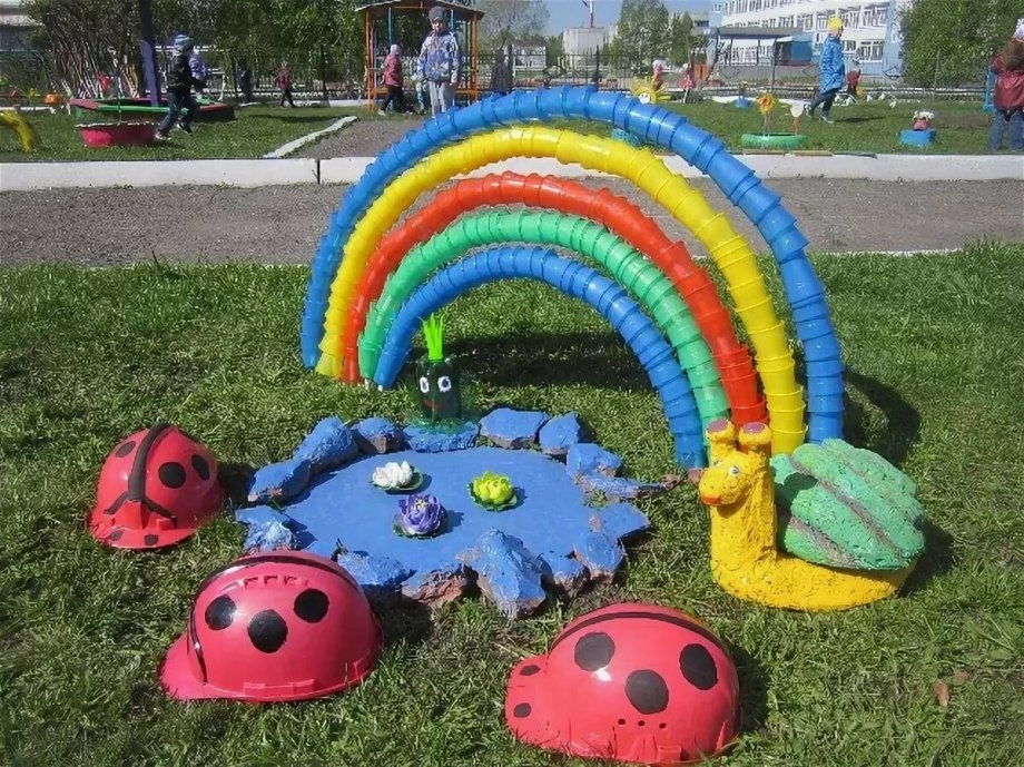 Украшение площадки в детском саду