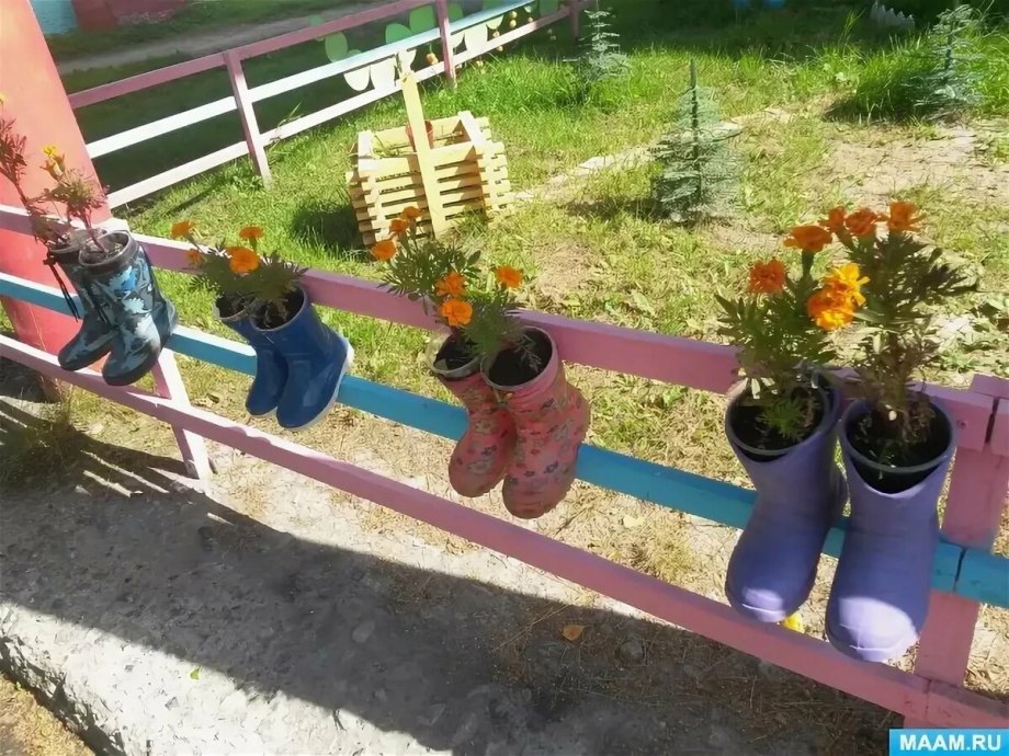 Украшение забора в детском саду