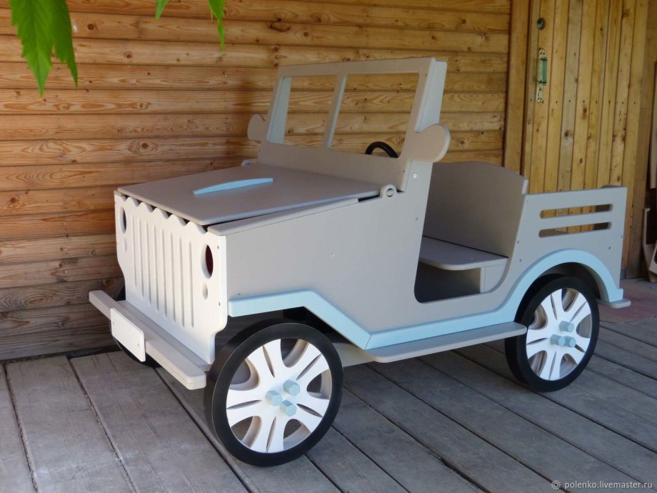 Автомобиль из фанеры