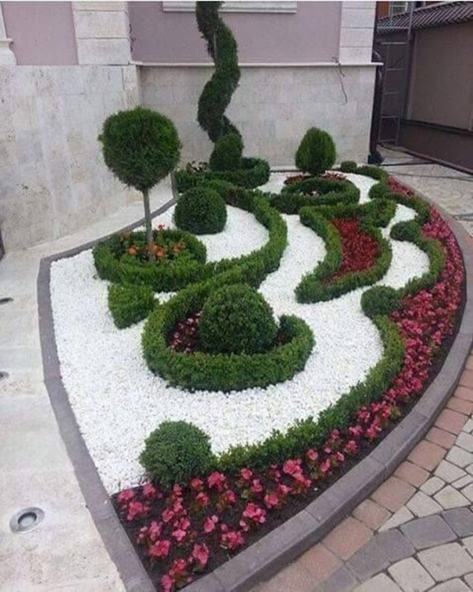 Цветник полукругом