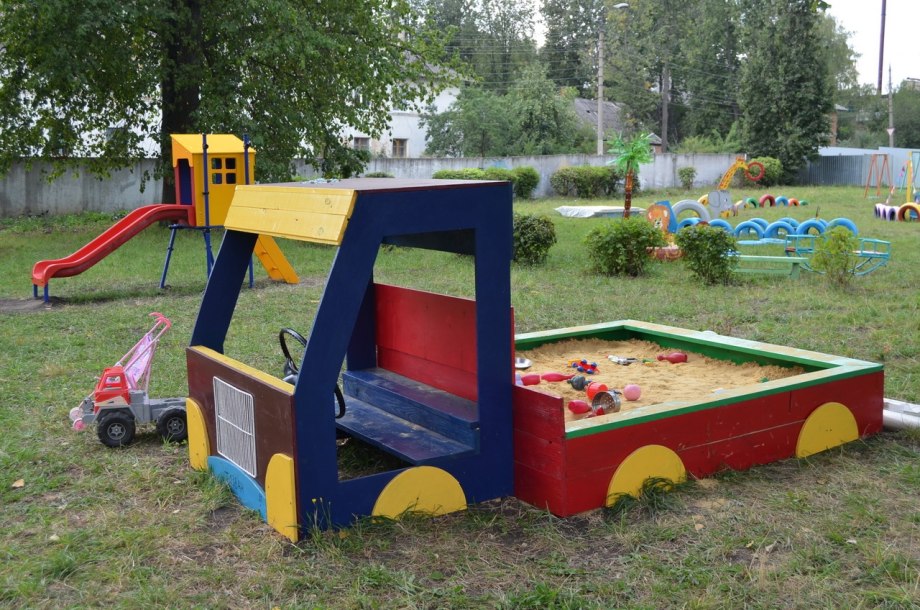 Машинка для песочницы