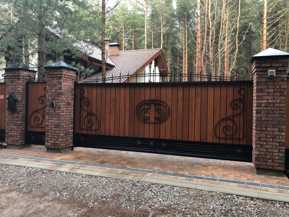Забор с воротами