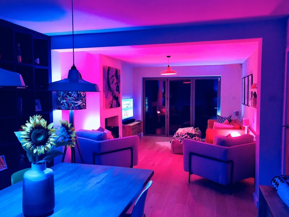 RGB светильник Corner Lamp
