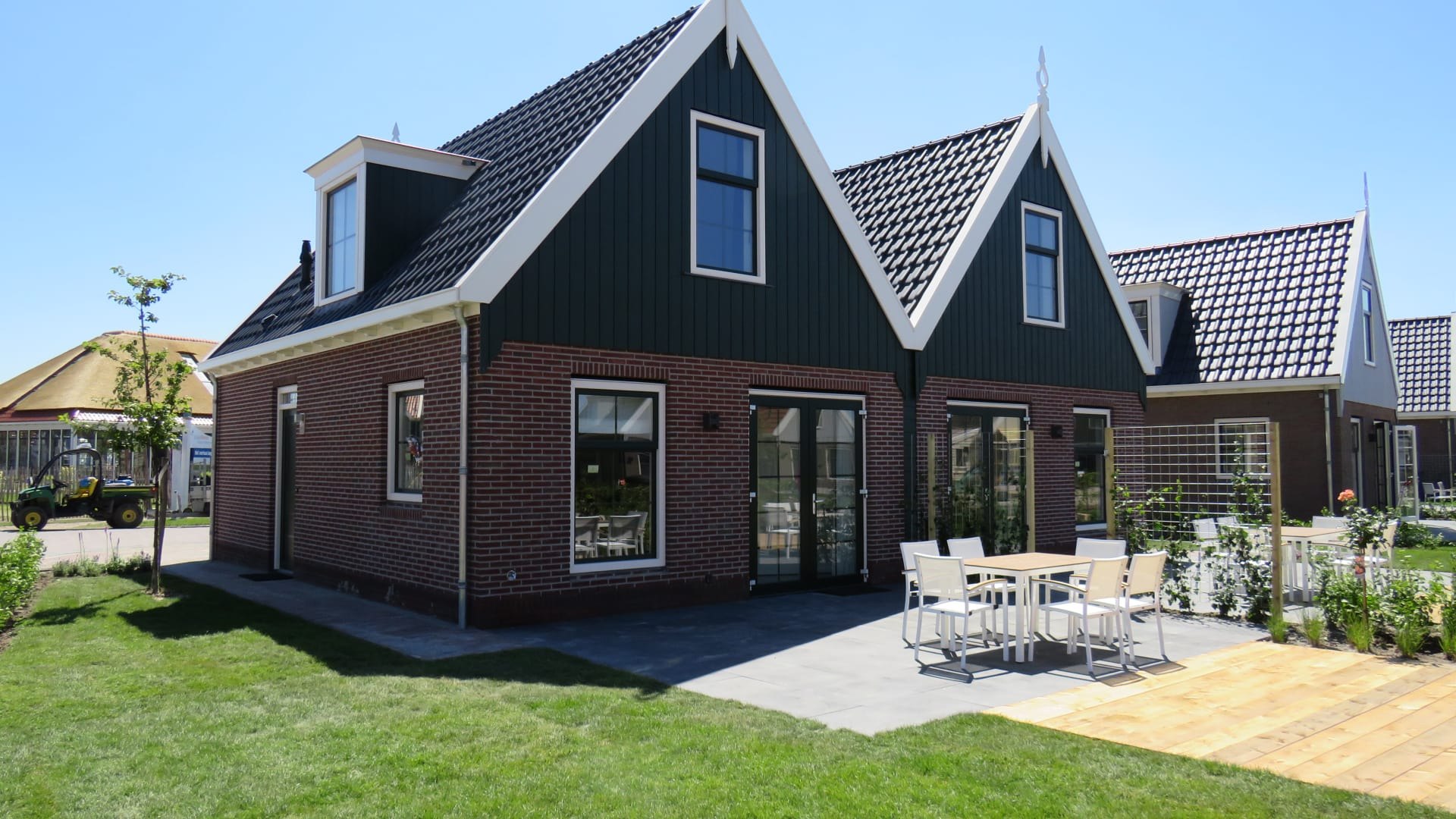 Голландская дом 3. Дом в голландском стиле. Домик в голландском стиле. Проекты голландских домов. Фасад дома в голландском стиле.