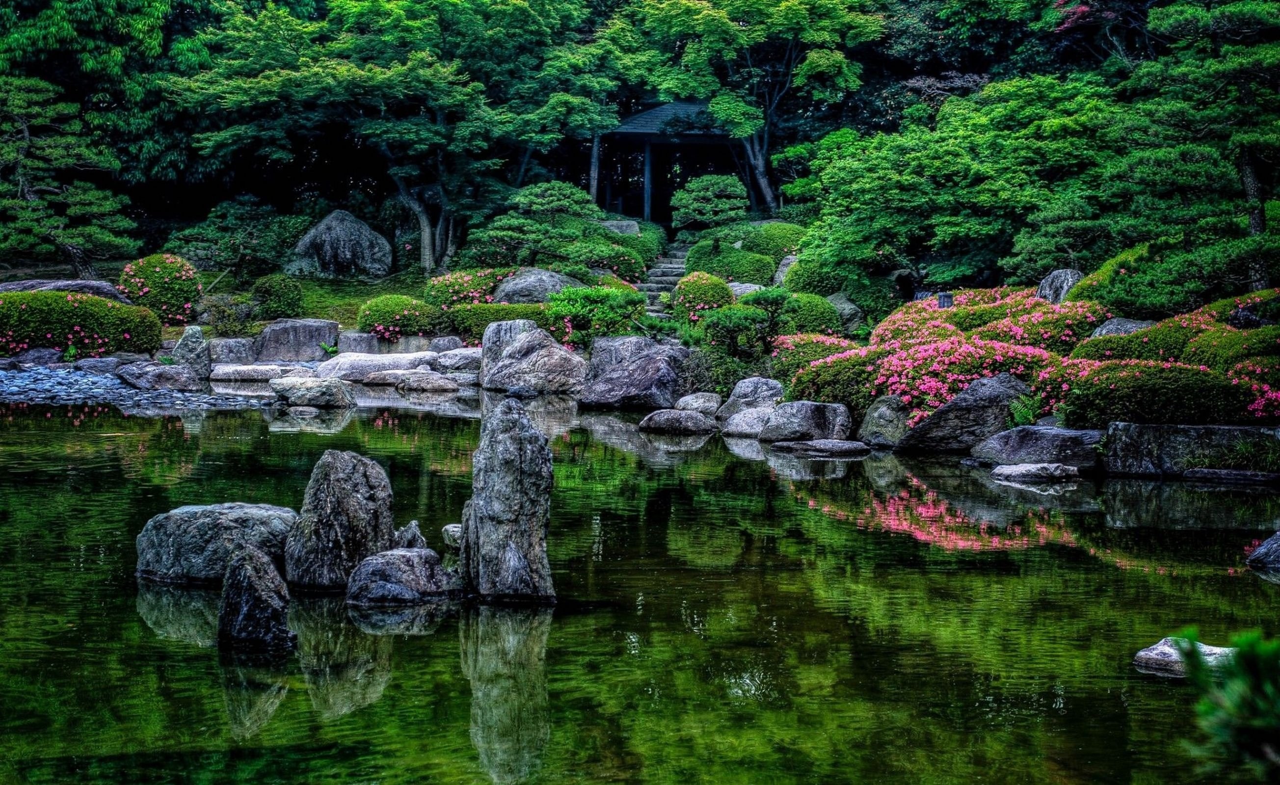 Забронировать столик в японском саду. Парк Кэнроку-эн. Дендра парк японский сад. Японский сад шесть чувств. Фукуока Япония природа.