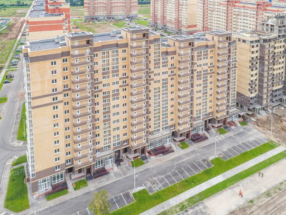 Эстакада для машины в Лукино Варино
