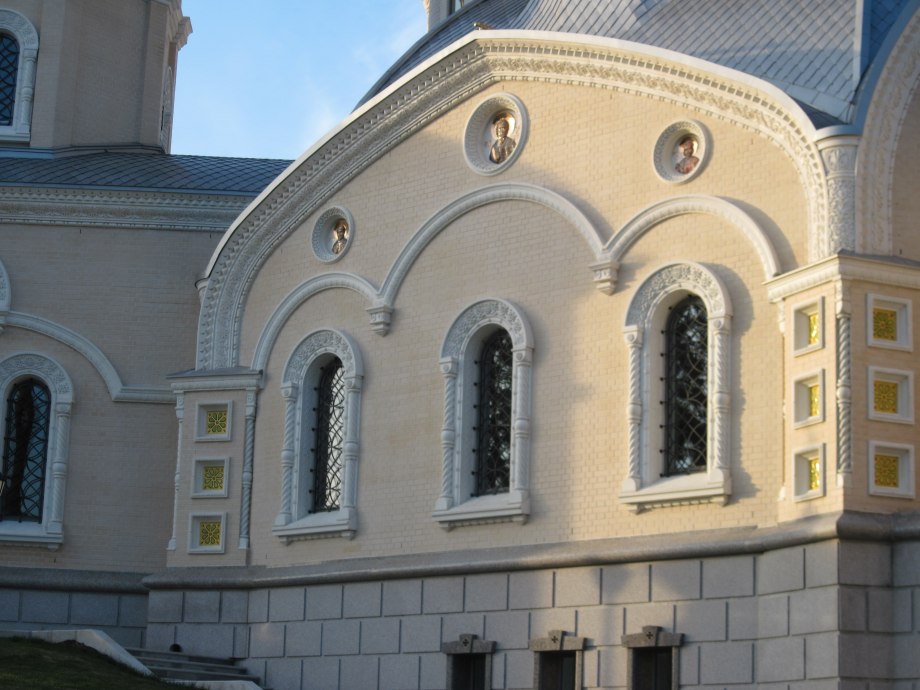 Фасад церкви