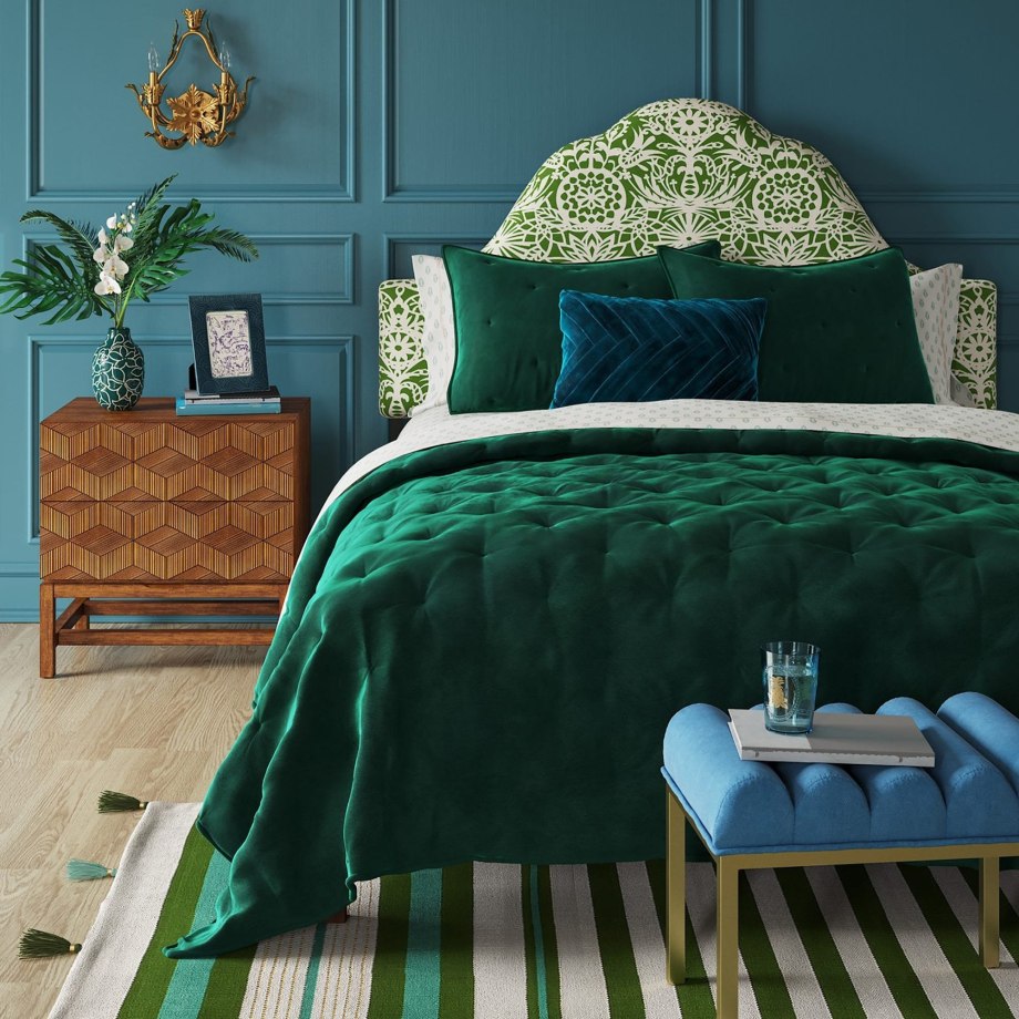 Pantone 18-5338 Ultramarine Green