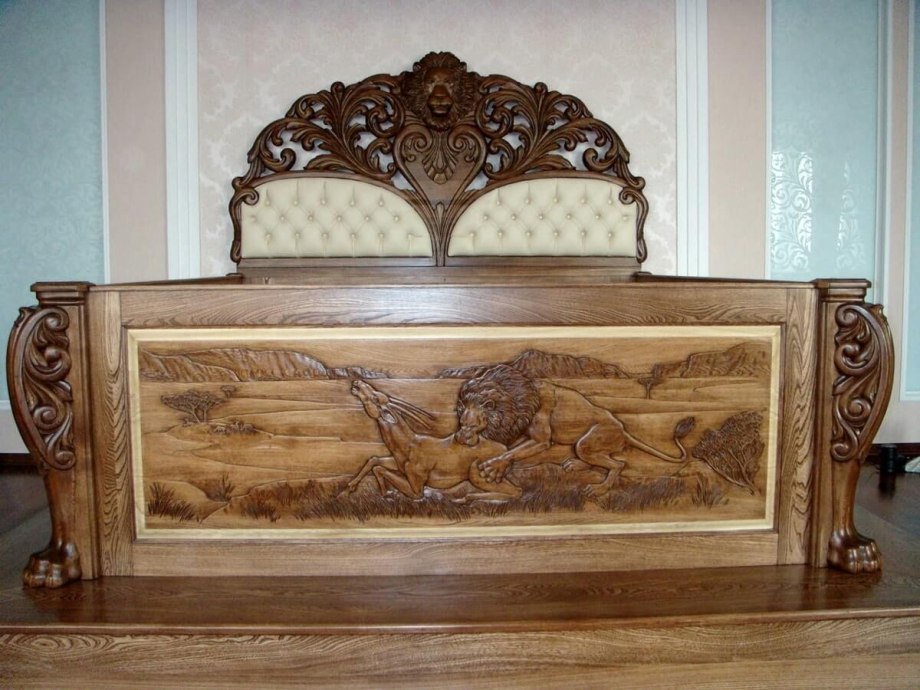 Резные скульптуры из дерева
