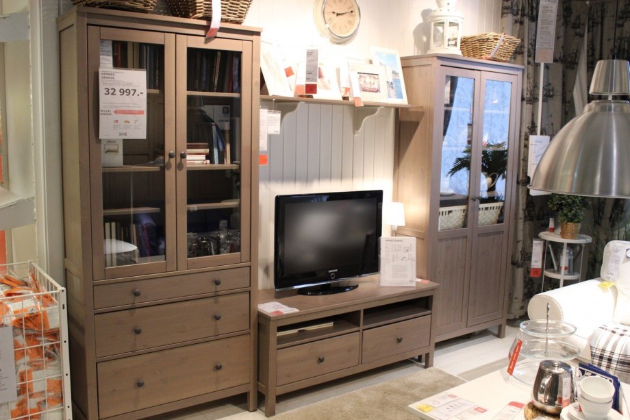 Шкаф-витрина hemnes ikea