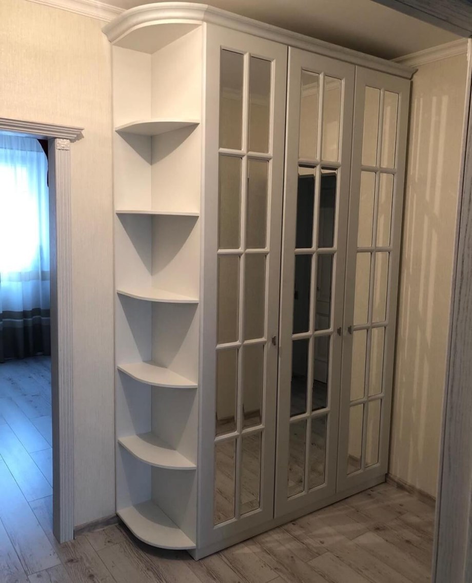 Шкаф с радиусными полками