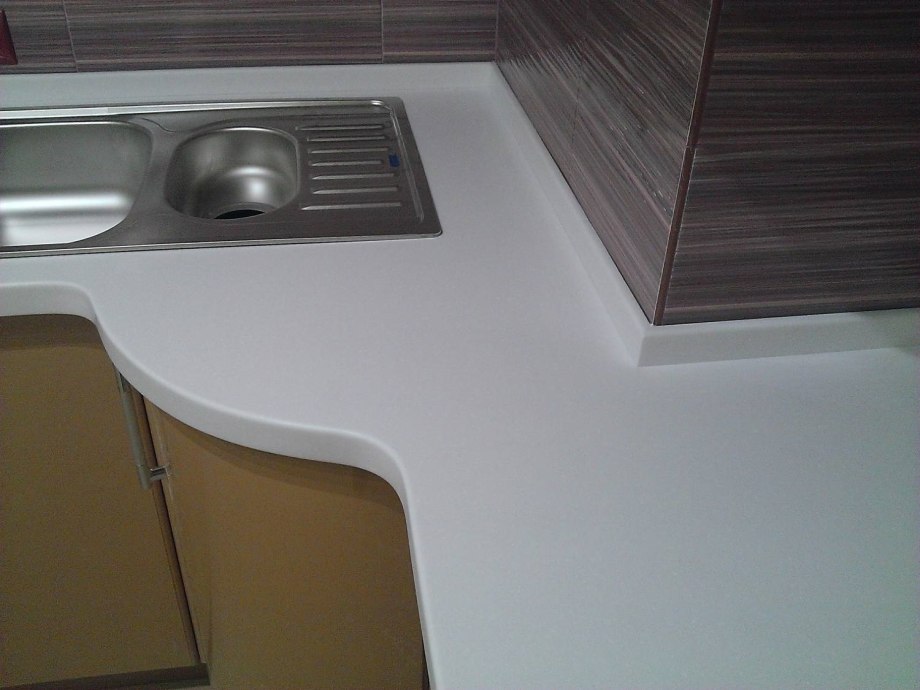 Кухонный плинтус Rehau 31508b