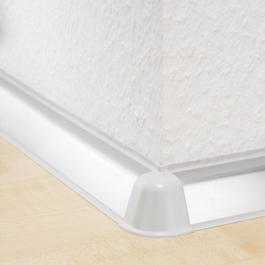 Плинтус Rehau wap 118