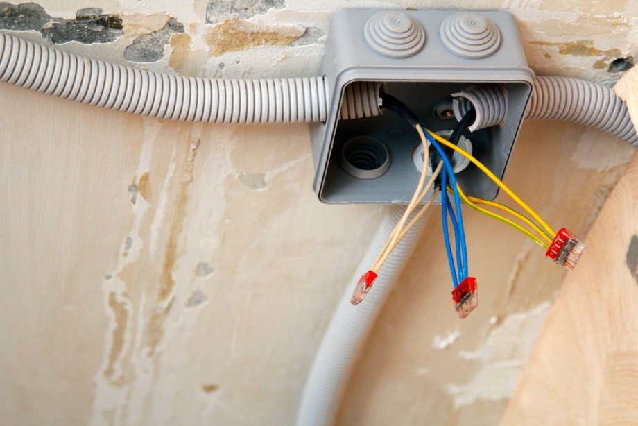 1) Аналоговая распределительная коробка Junction Box 89068