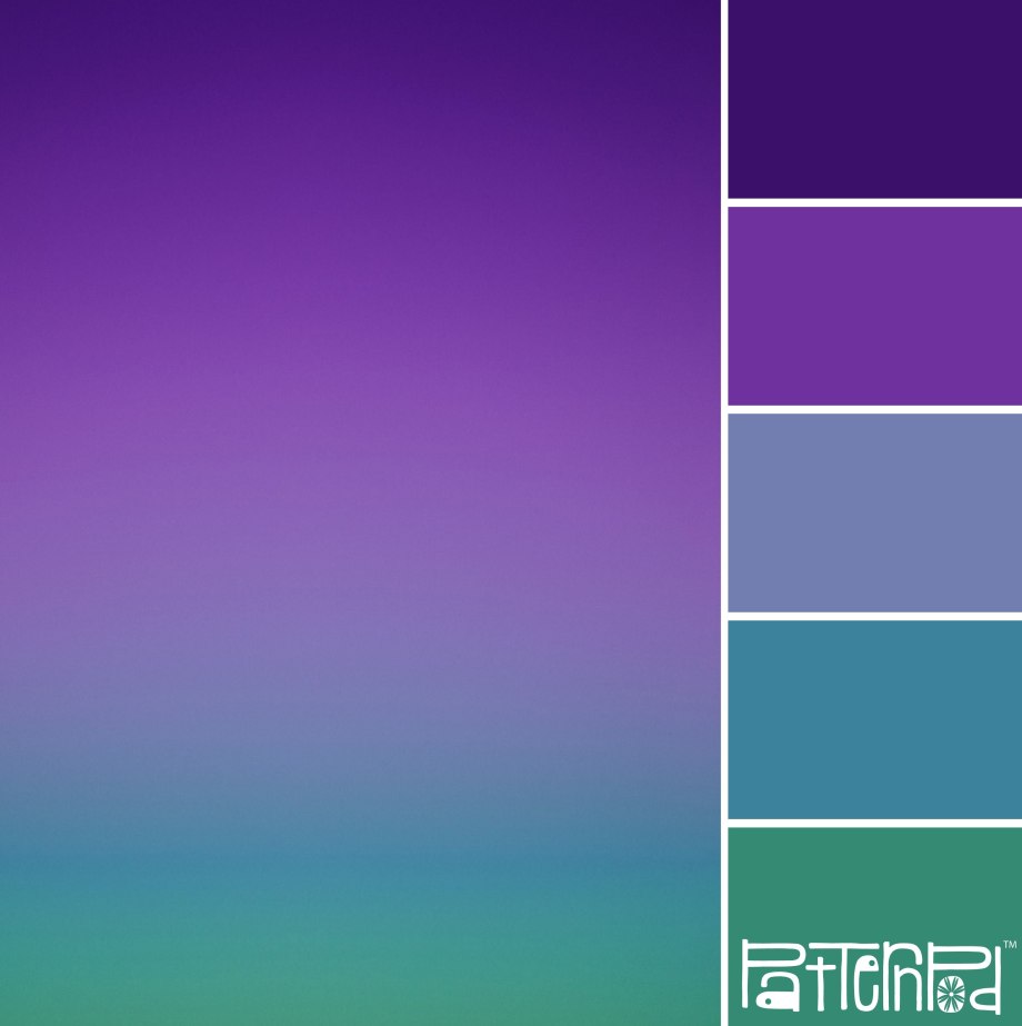 Фиолетовая стена