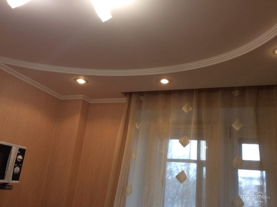 Короб на потолке с подсветкой