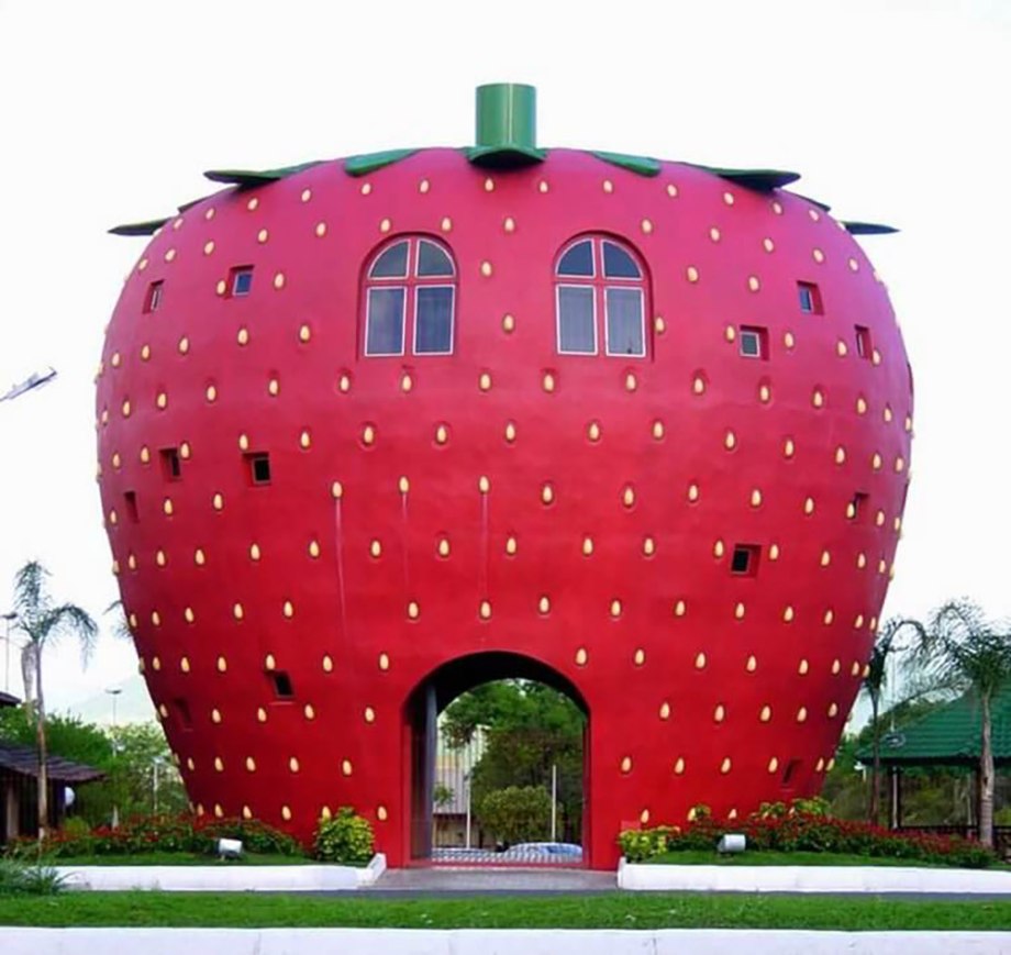 Странный дом (weird House). Альпы.