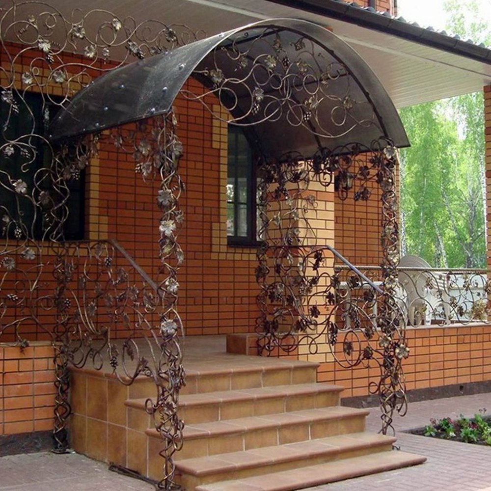 Крыльцо с навесом