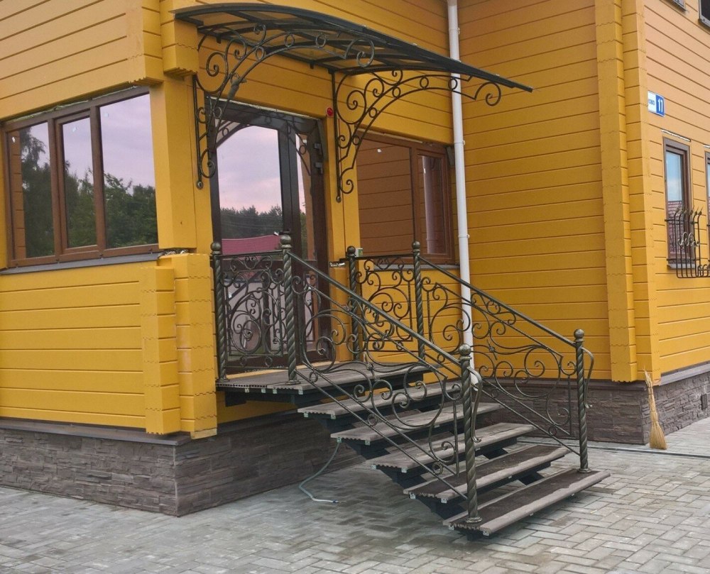 Крыльцо для частного дома