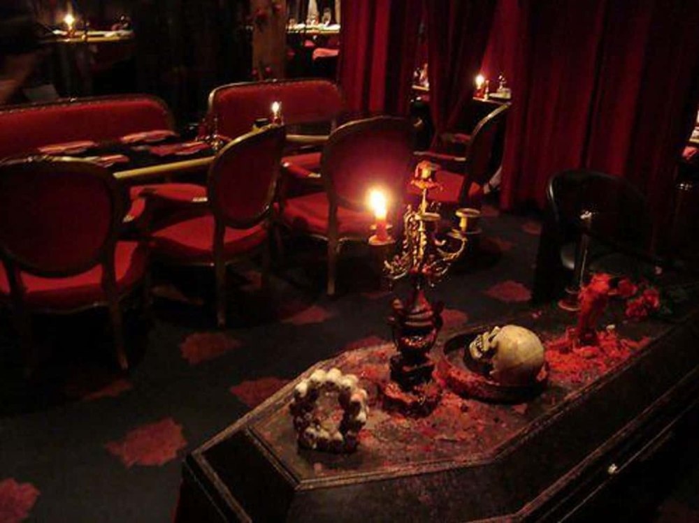 Вампирское кафе Vampire Cafe