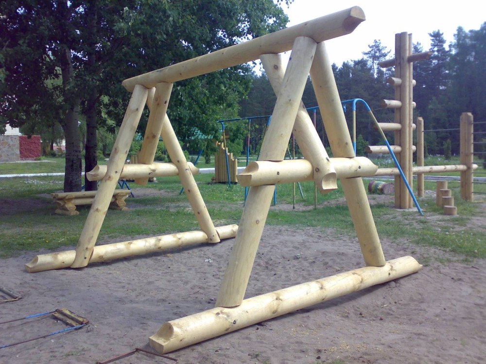 Детские качели из бревна