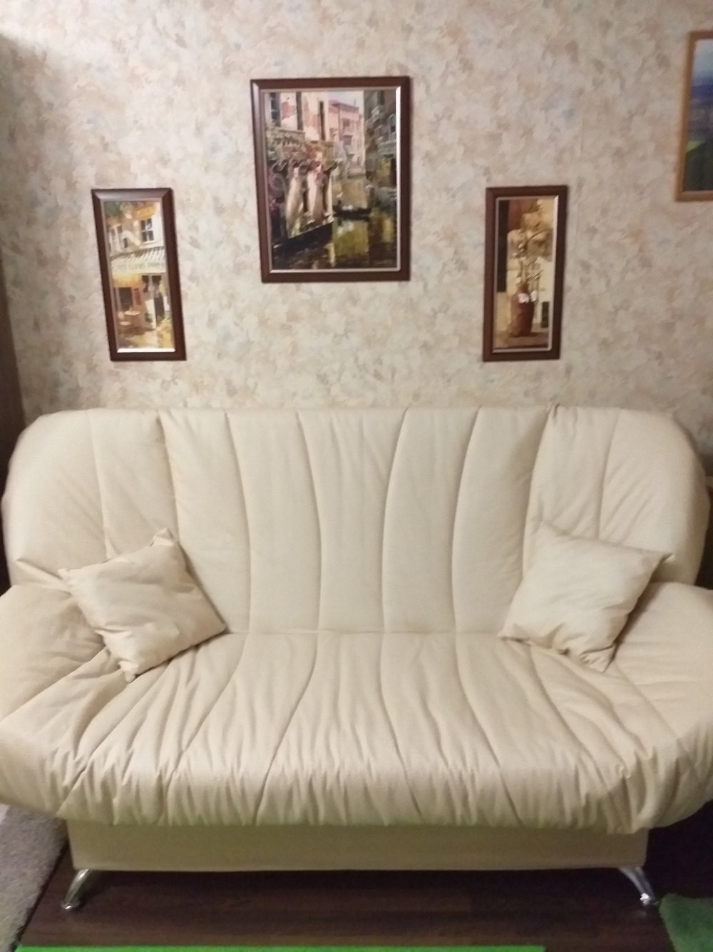 Диван клик кляк в интерьере кухни