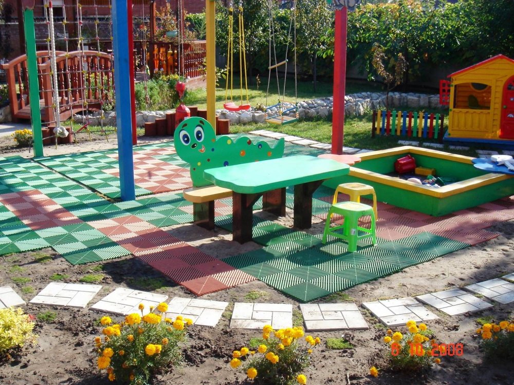 Украсить детскую площадку