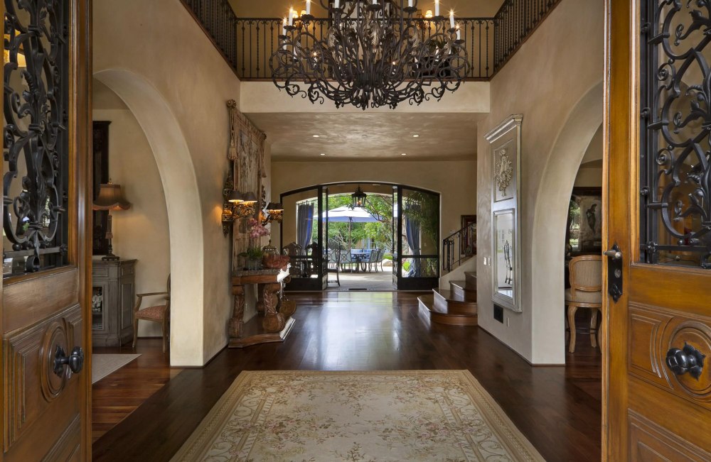 Особняк Greystone Mansion коридоры