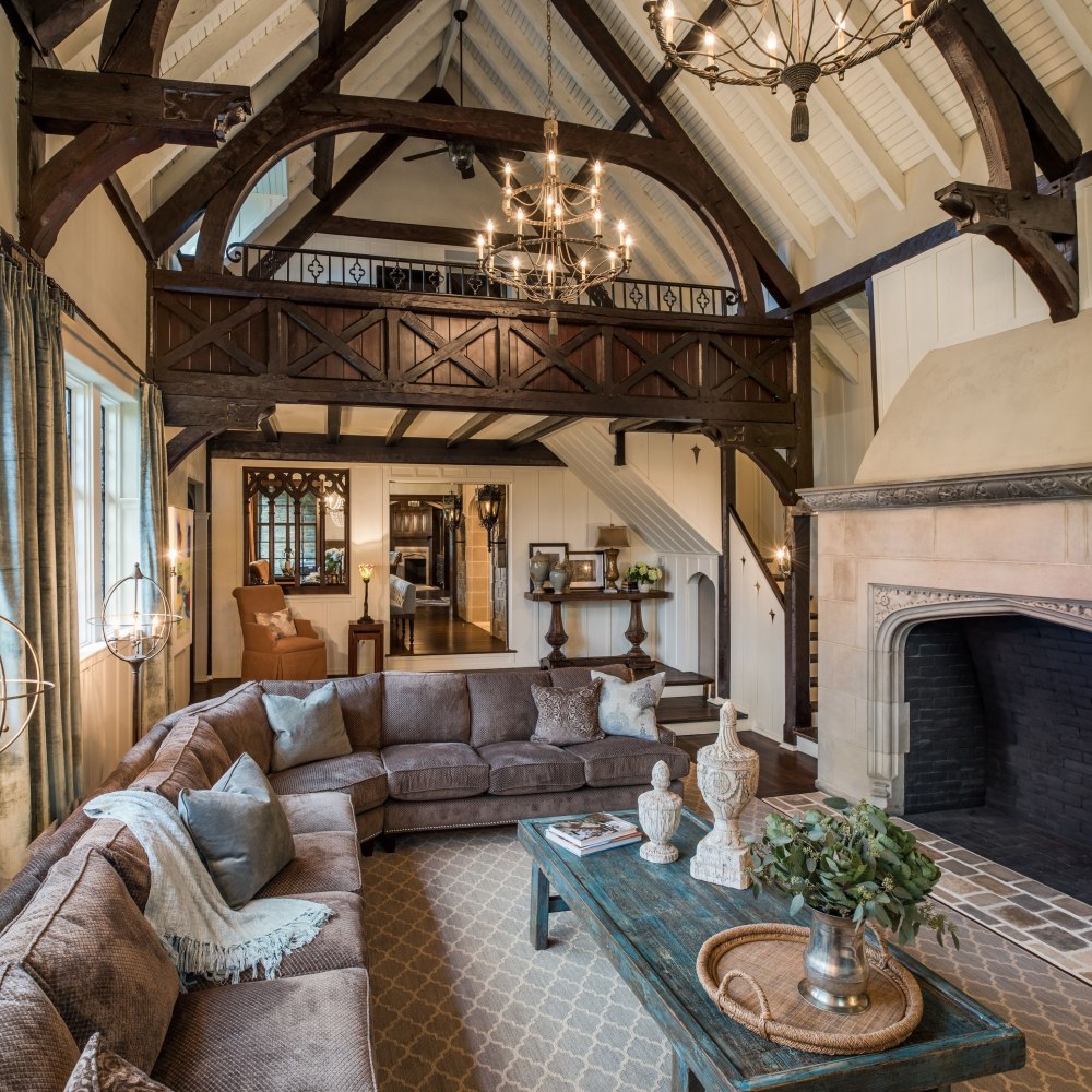 Стиль Тюдор (Tudor Revival Cottage)