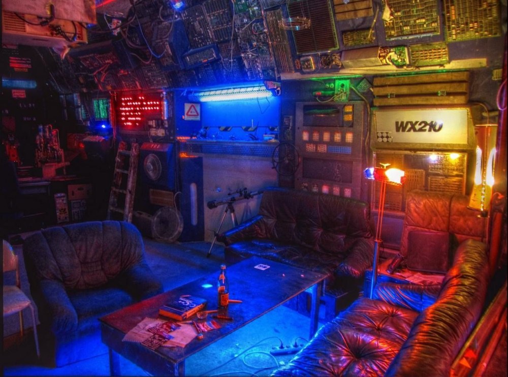 Комната в стиле киберпанк 2077